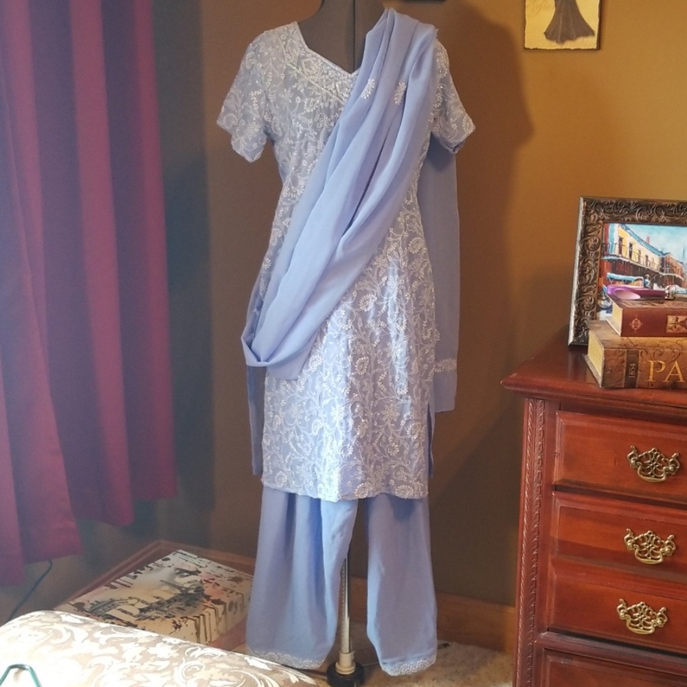 Authentic Indian salwar kameez with saree lilac